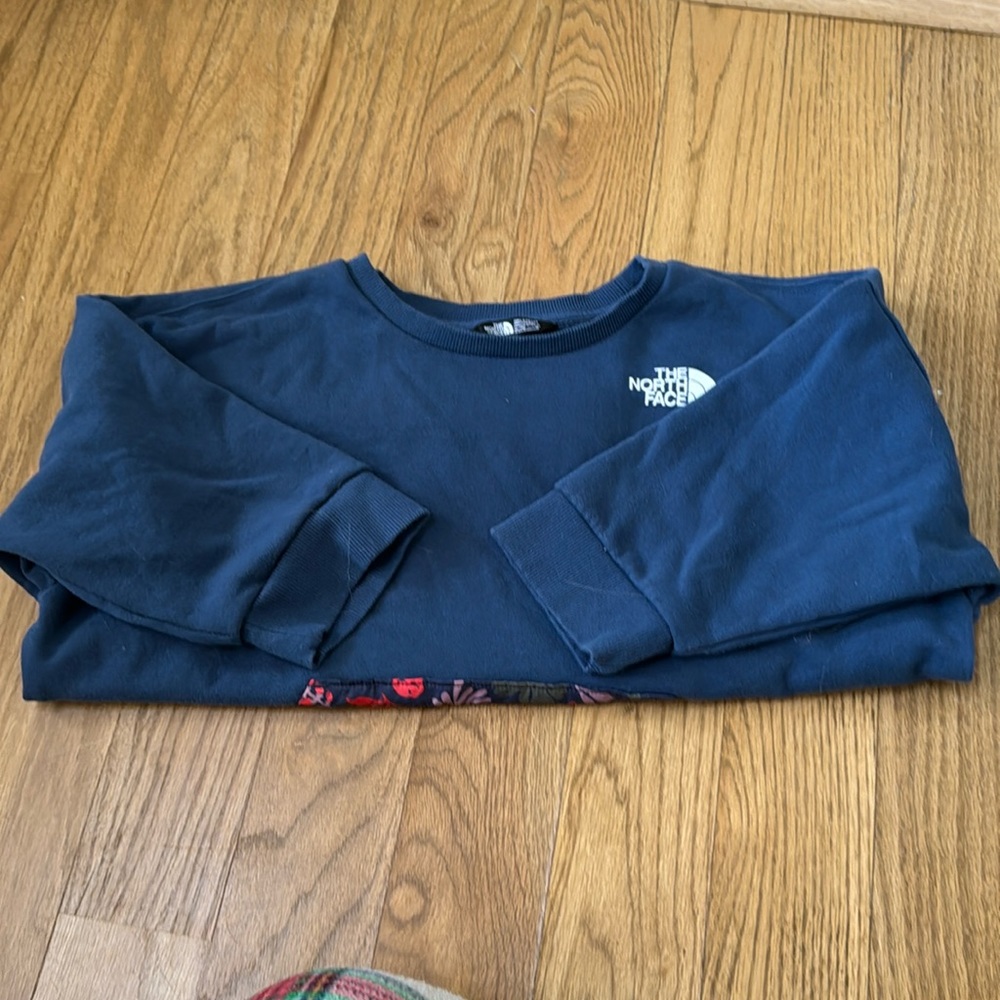 North face shortsleeve hoodie